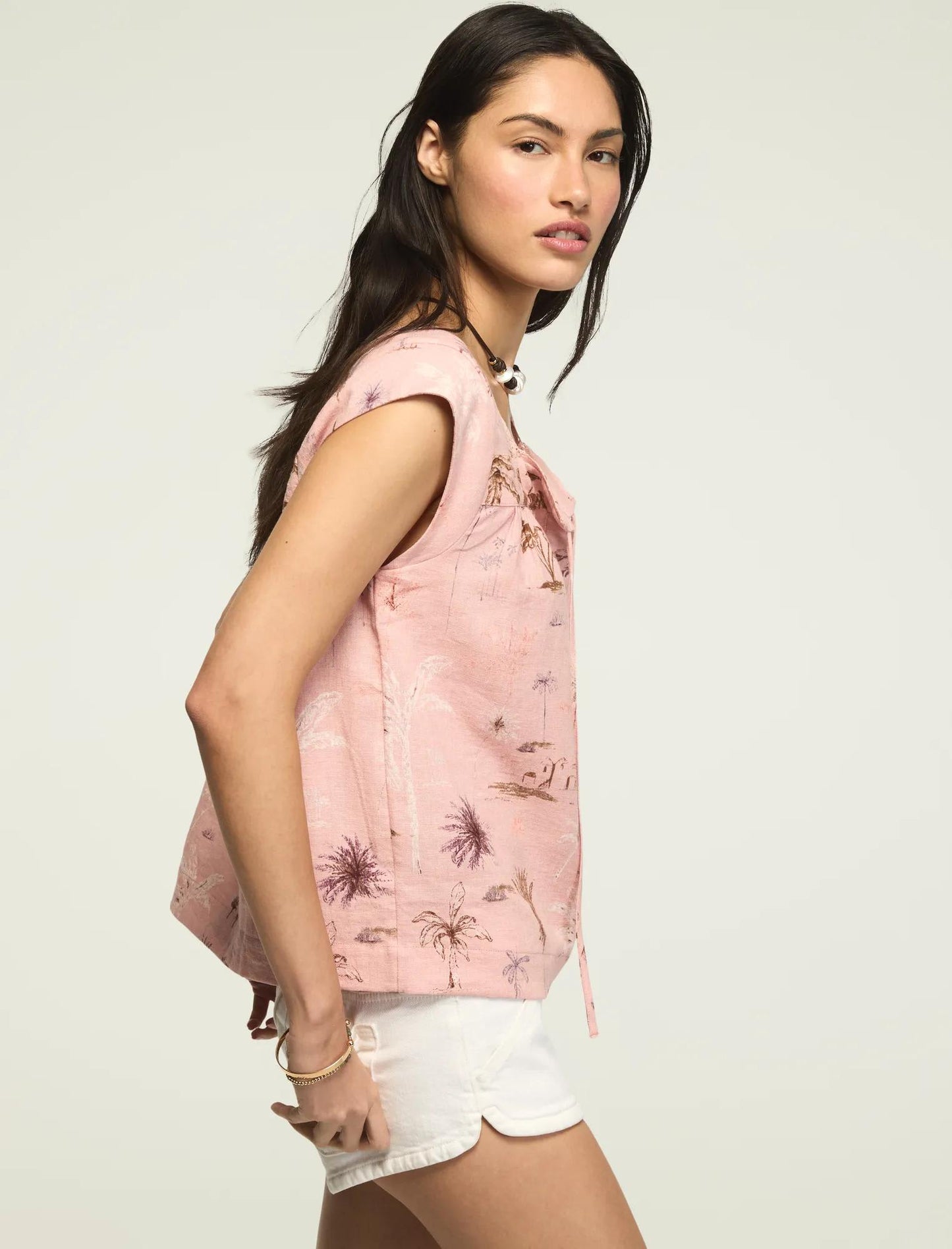 Blusa de mujer con escote cuadrado