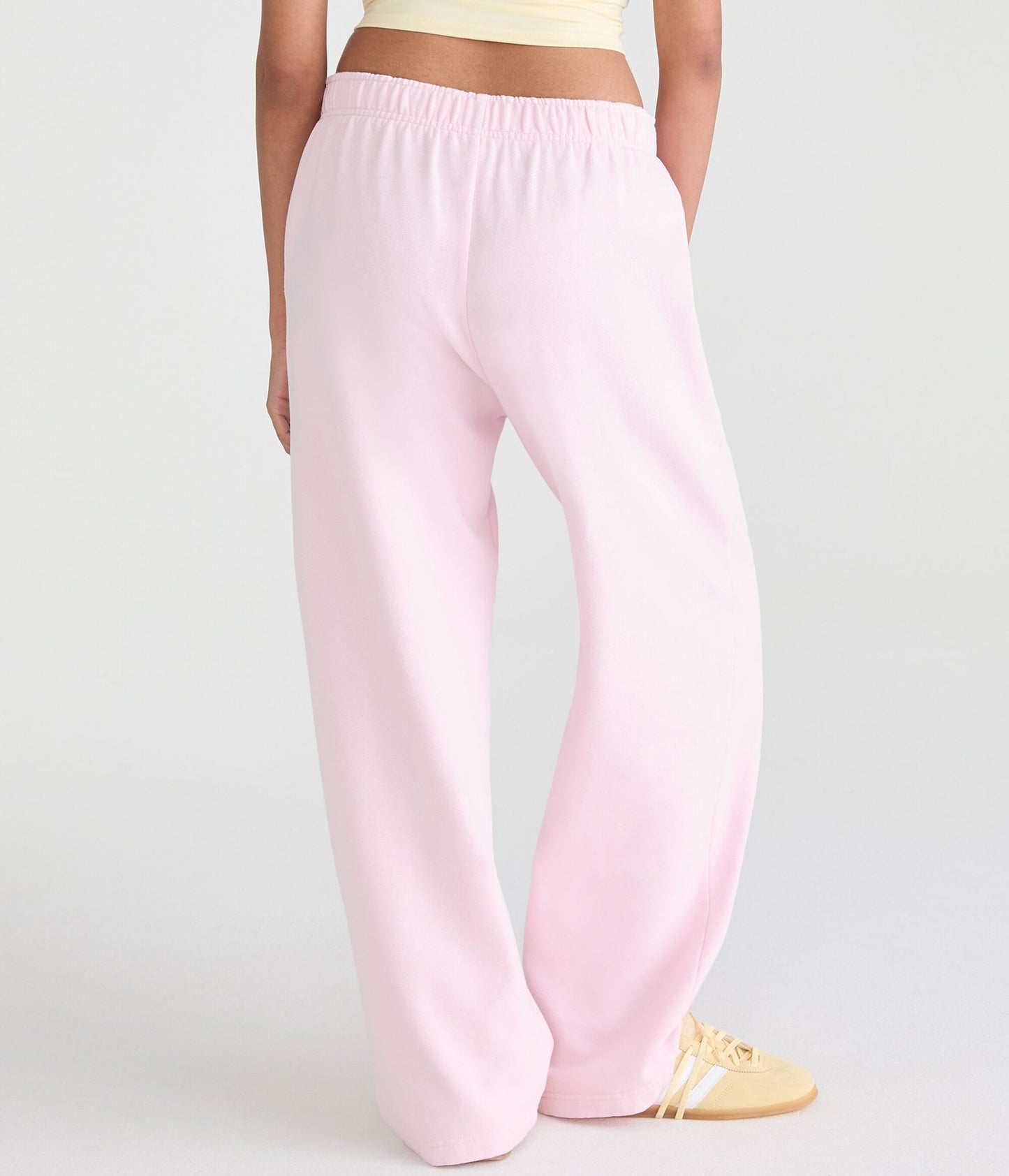 Pantalón deportivo de corte recto de tiro medio